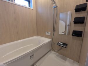 リクシル（浴室：リデア / ランダムウッド